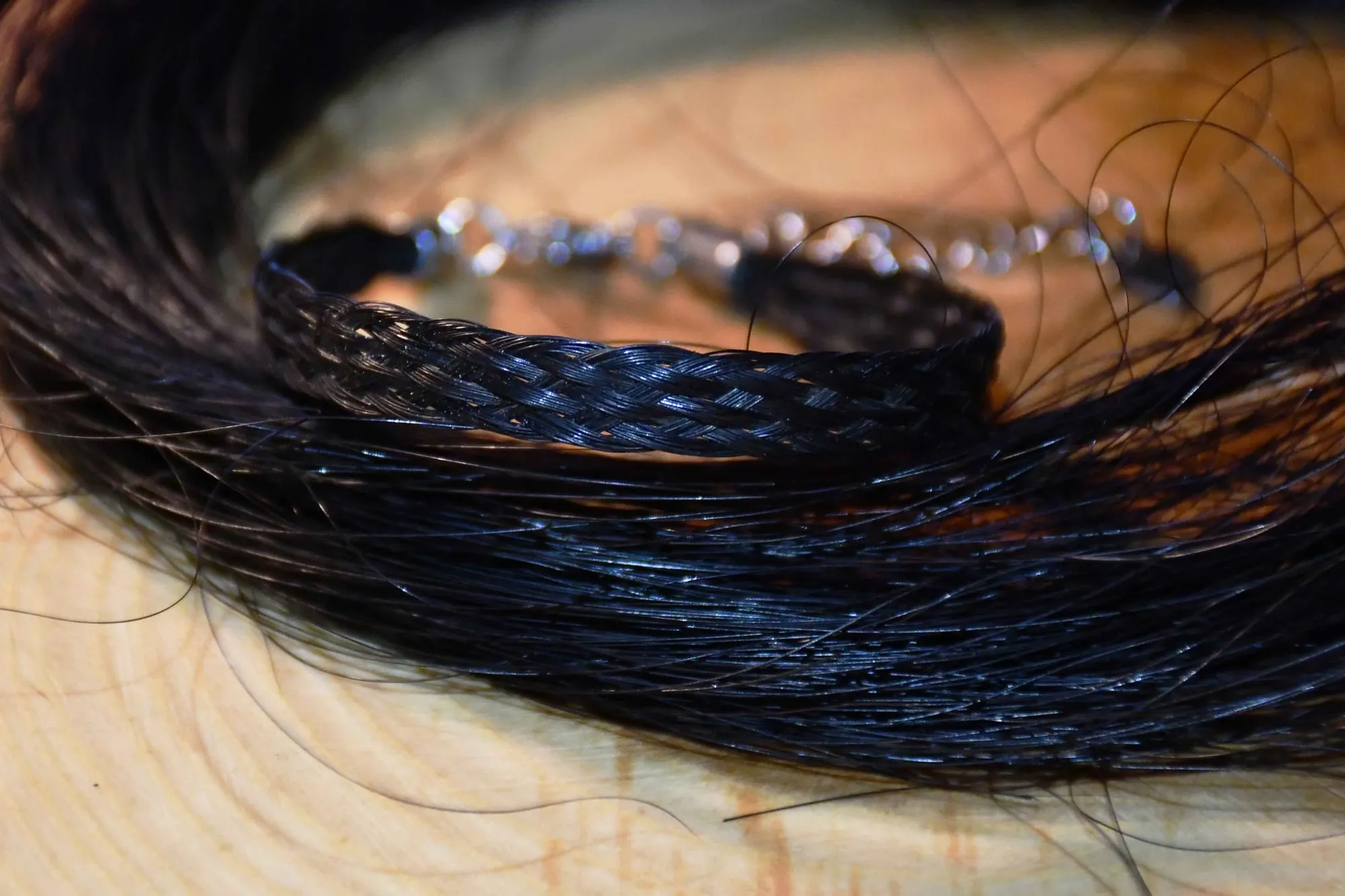 Flach geflochtenes Armband mit Kumihimo