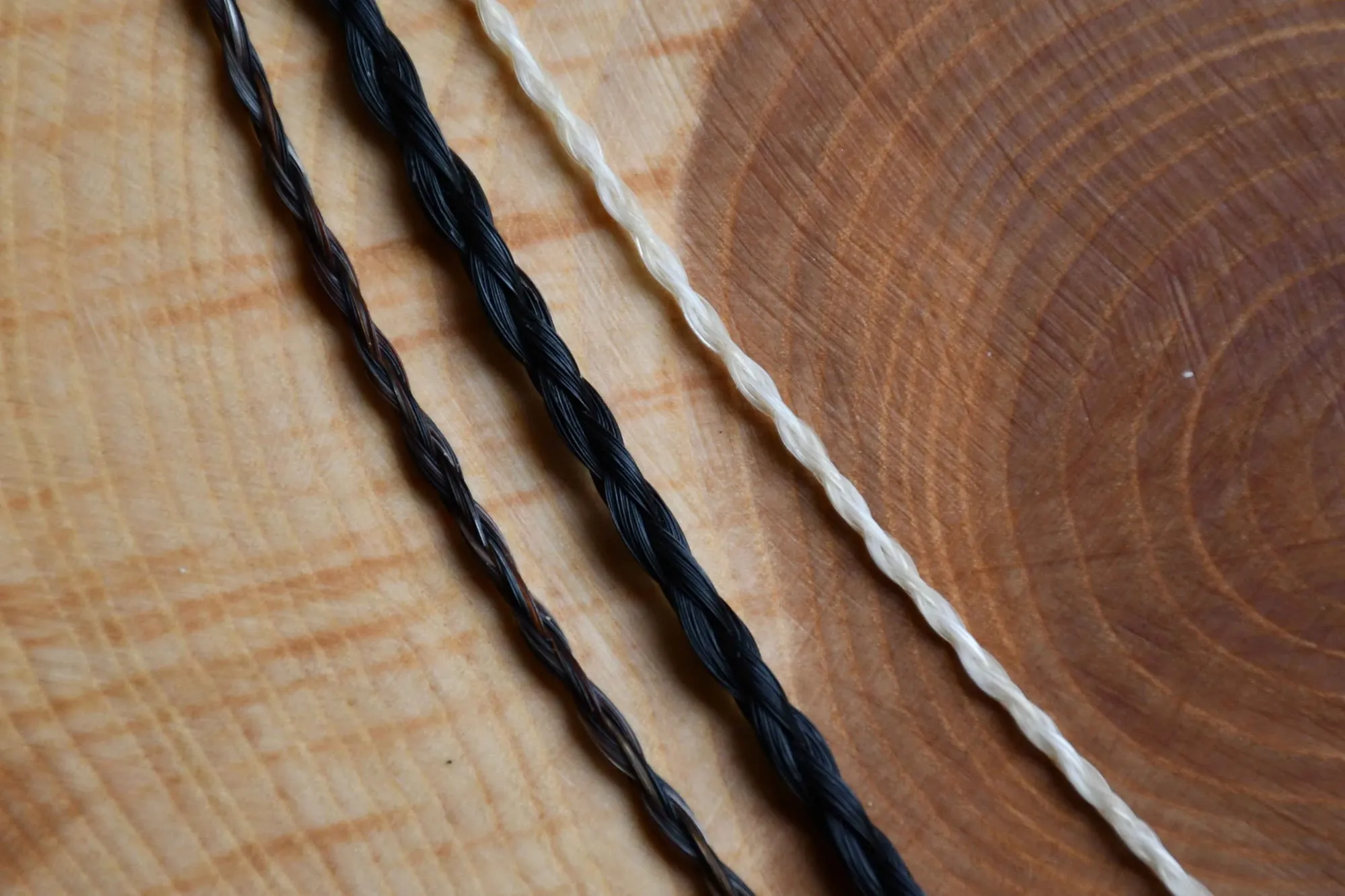 Rund geflochtene Armbänder